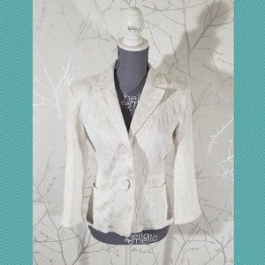 Melanie Lyne White Floral Embossed Crinkle Blazer